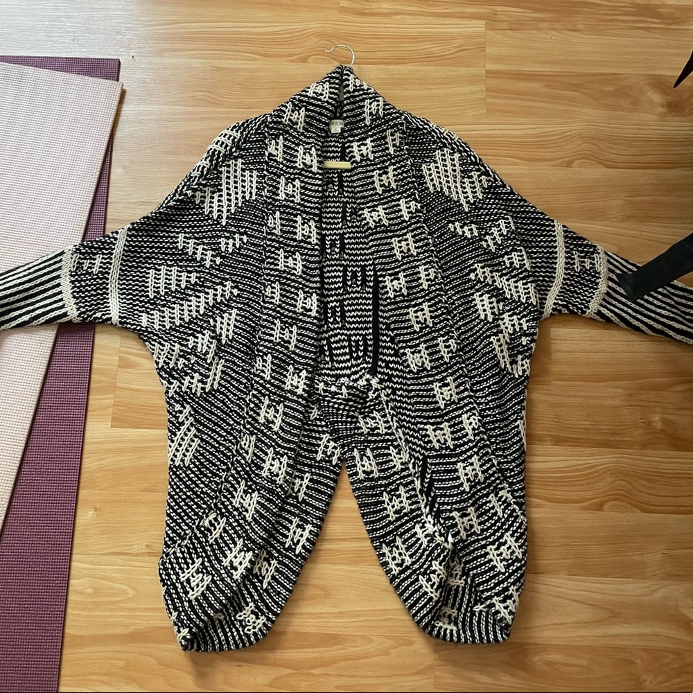 Super Cute Taylor & Sage Cardigan Jacket - NWOT - Sz S